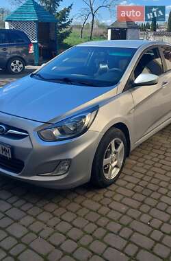 Hyundai Accent 2011