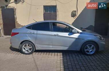 Седан Hyundai Accent 2011 в 