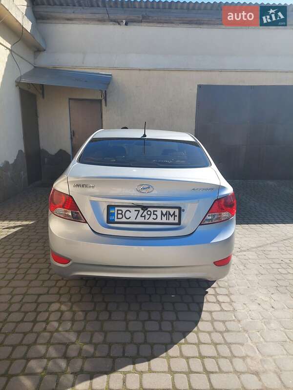 Седан Hyundai Accent 2011 в Львове
