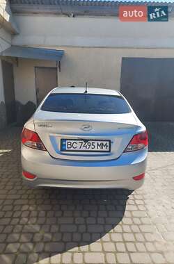 Седан Hyundai Accent 2011 в 