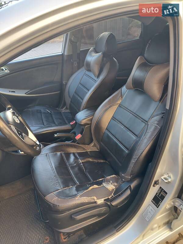 Седан Hyundai Accent 2011 в Львове
