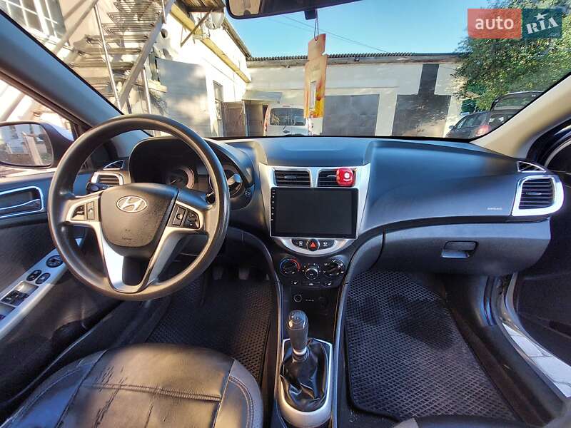Седан Hyundai Accent 2011 в Львове