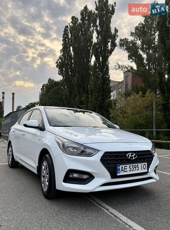 Седан Hyundai Accent 2017 в Киеве