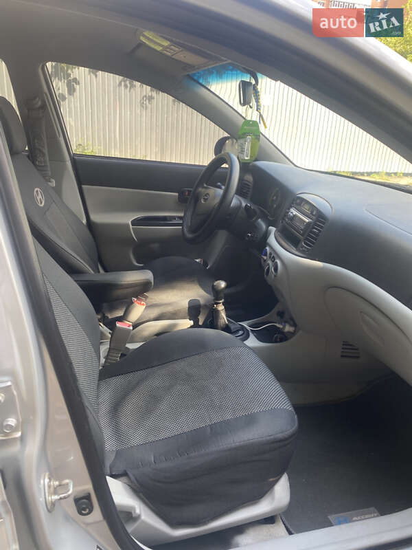 Седан Hyundai Accent 2008 в Сумах