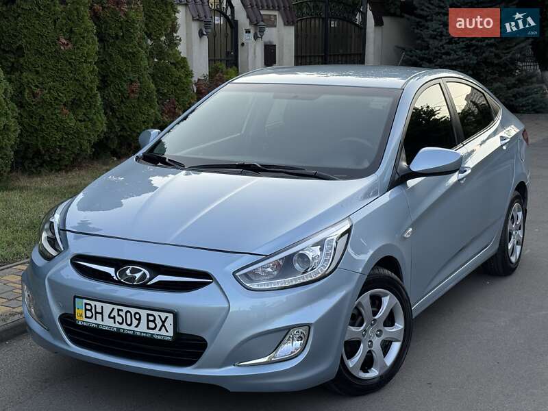 Hyundai Accent 2015