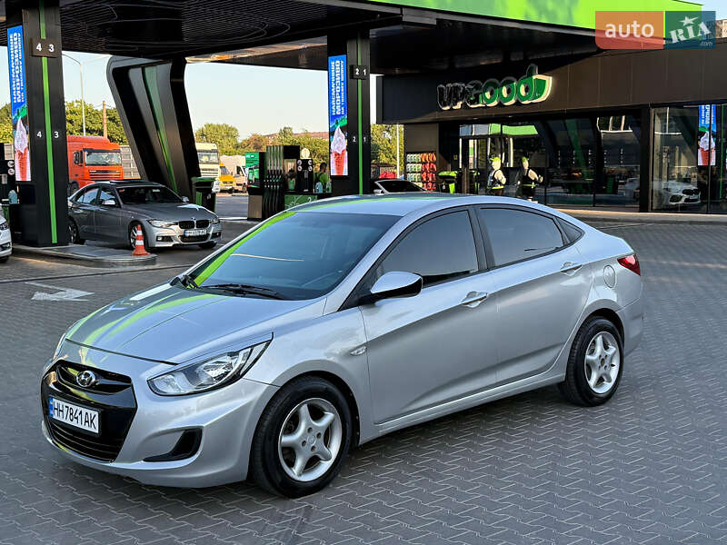 Седан Hyundai Accent 2011 в 