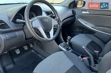 Седан Hyundai Accent 2013 в 