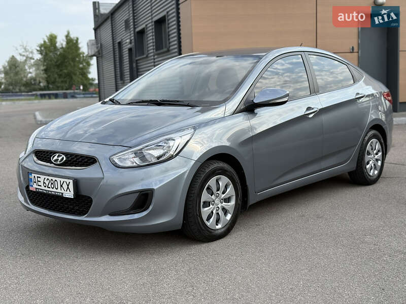 Седан Hyundai Accent 2019 в Днепре