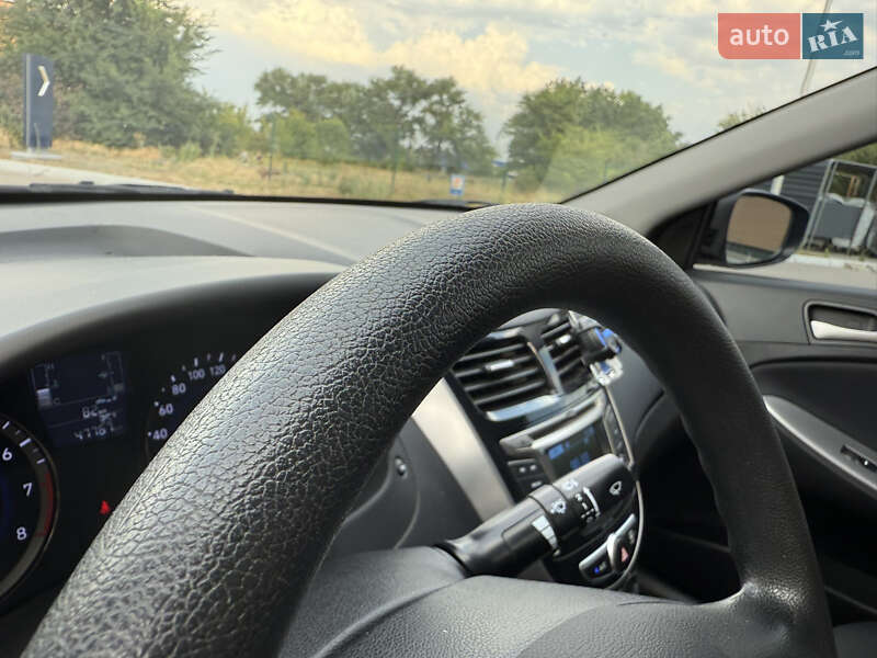 Седан Hyundai Accent 2019 в Днепре