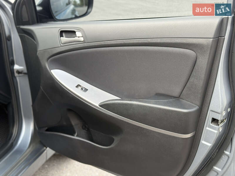 Седан Hyundai Accent 2019 в Днепре