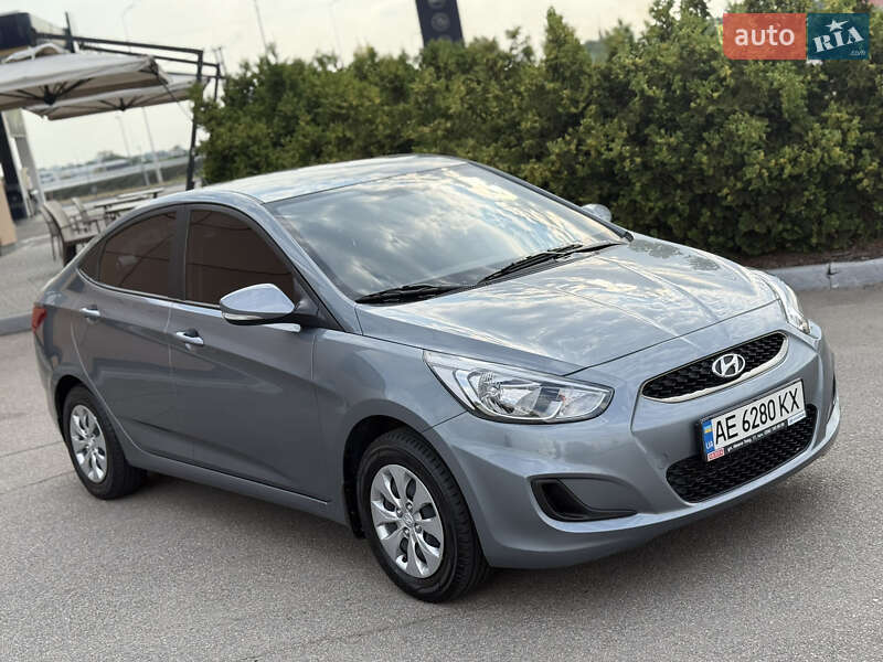 Седан Hyundai Accent 2019 в Днепре