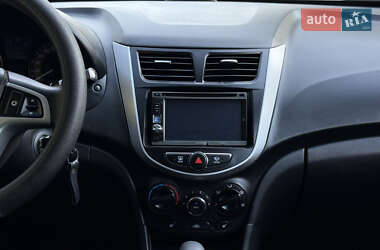 Седан Hyundai Accent 2011 в 