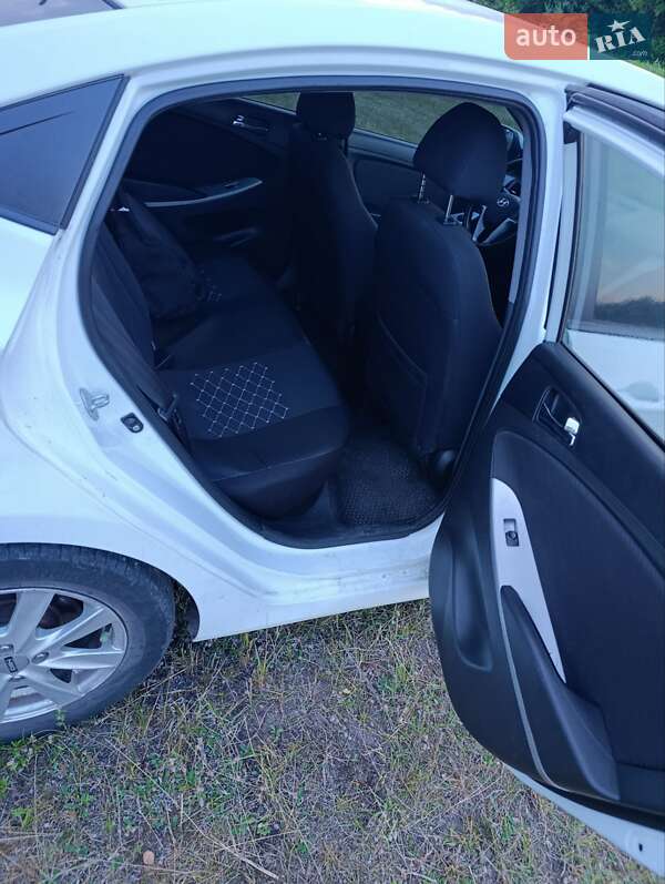Седан Hyundai Accent 2011 в Сосновке