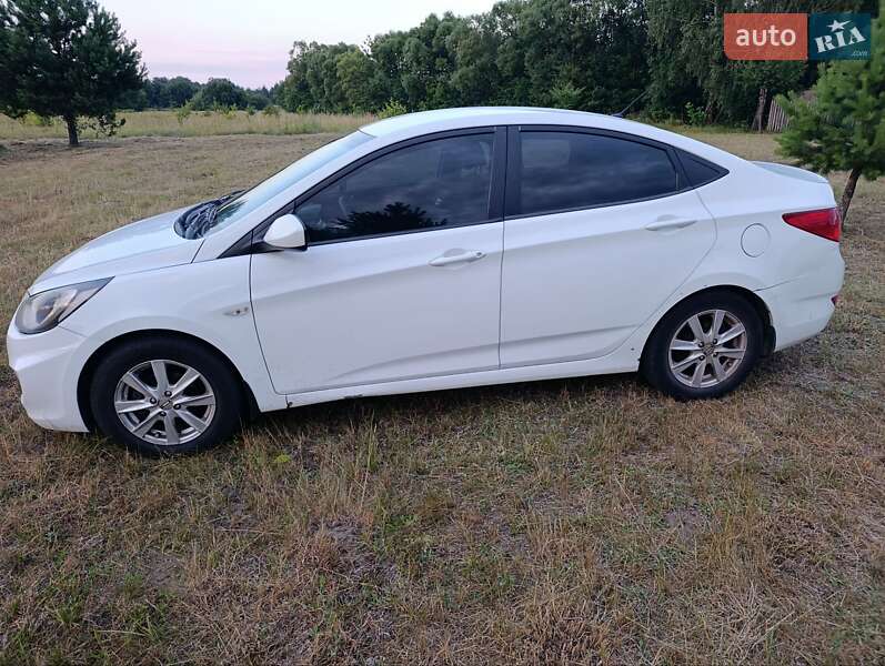Седан Hyundai Accent 2011 в Сосновке