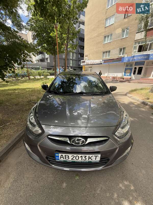 Седан Hyundai Accent 2013 в 
