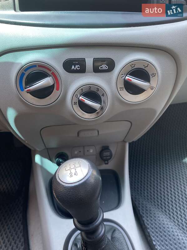 Седан Hyundai Accent 2008 в Днепре