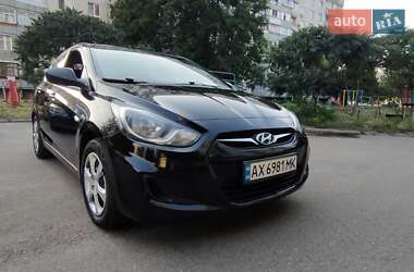 Hyundai Accent 2012 Hyundai Accent 2012