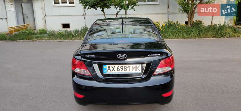 Седан Hyundai Accent 2012 в Змиеве