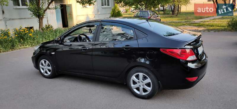 Седан Hyundai Accent 2012 в Змиеве