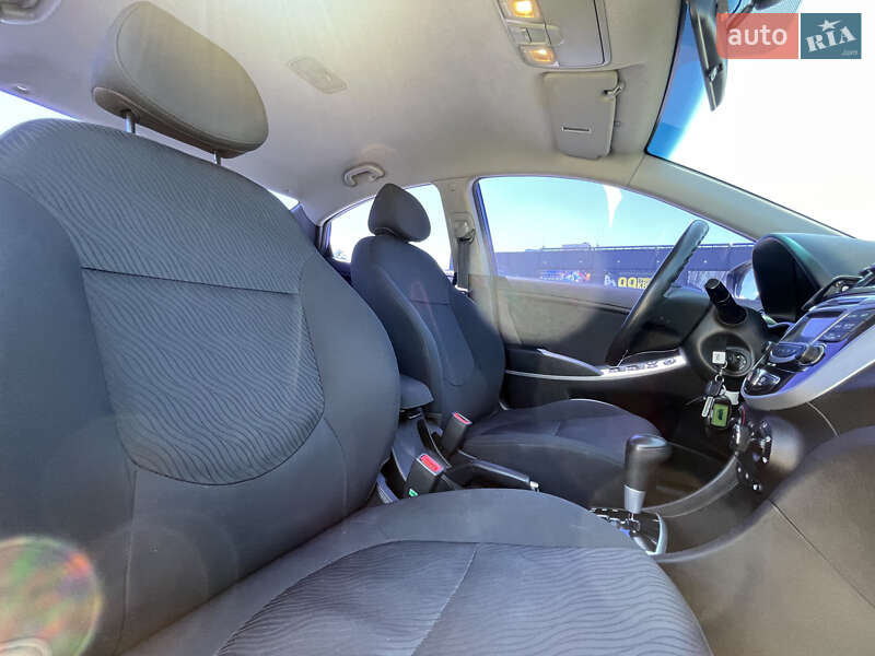 Седан Hyundai Accent 2012 в Киеве