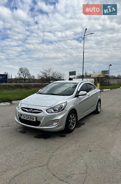 Hyundai Accent 2012