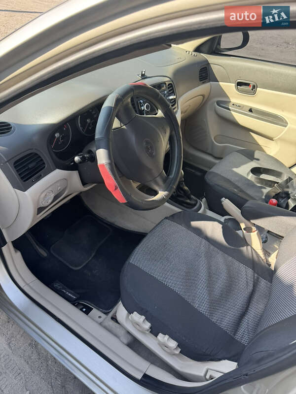 Седан Hyundai Accent 2008 в Доброполье