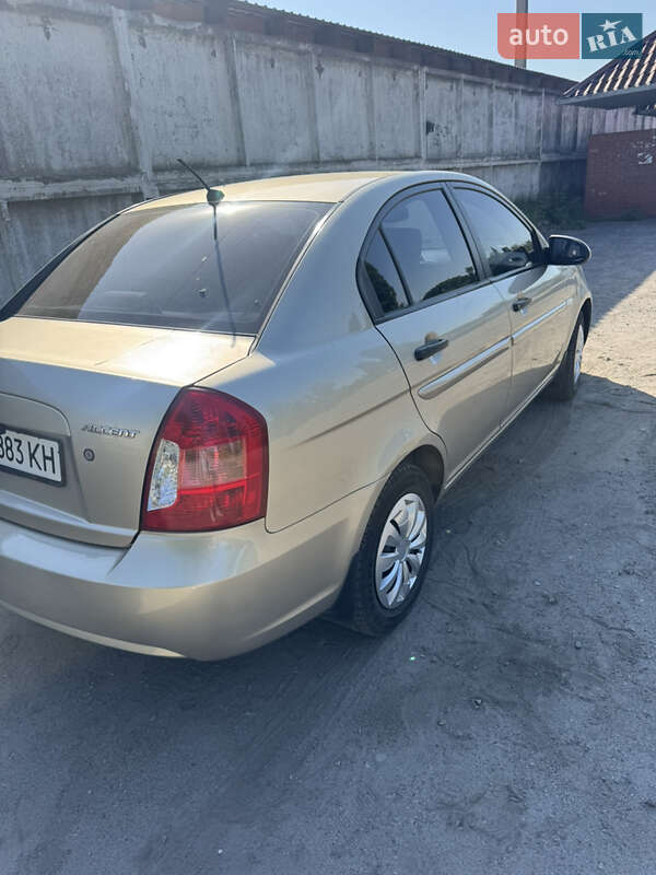 Седан Hyundai Accent 2008 в Доброполье