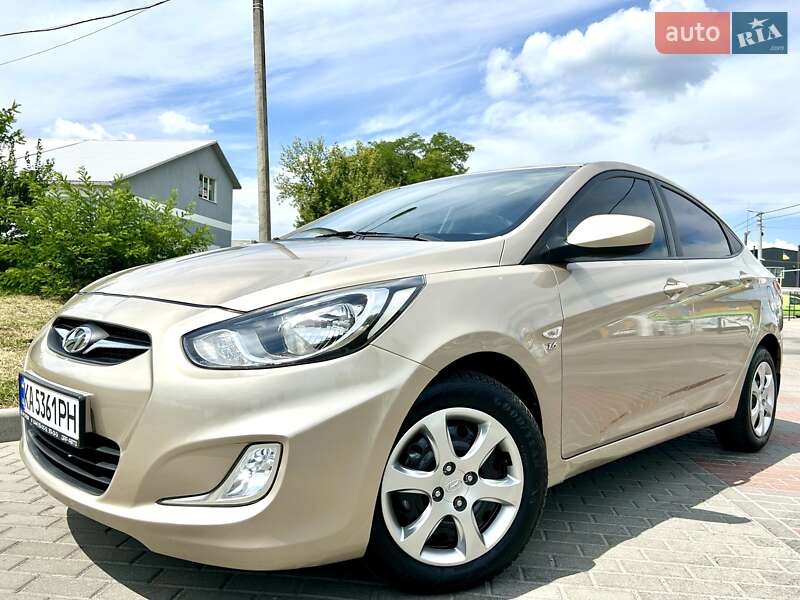 Hyundai Accent 2012