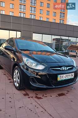 Седан Hyundai Accent 2013 в Нетешине