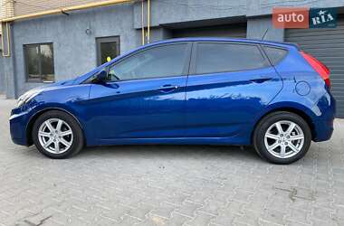 Хэтчбек Hyundai Accent 2015 в 