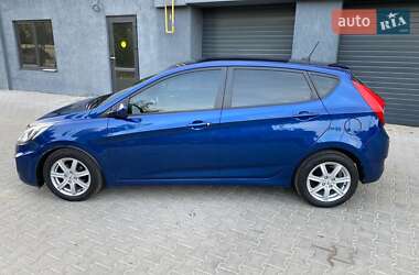 Хэтчбек Hyundai Accent 2015 в 