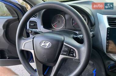 Хэтчбек Hyundai Accent 2015 в 