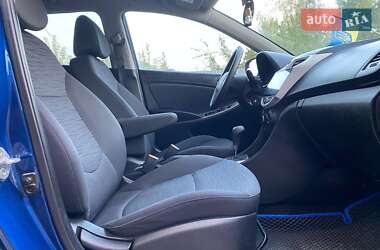Хэтчбек Hyundai Accent 2015 в 