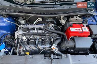 Хэтчбек Hyundai Accent 2015 в 