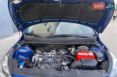 Хэтчбек Hyundai Accent 2015 в 
