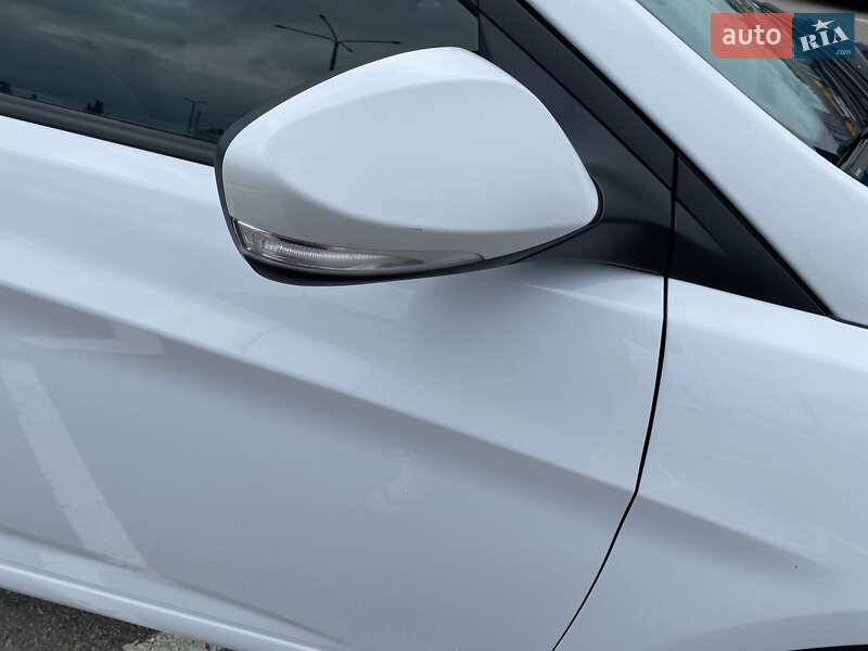 Седан Hyundai Accent 2018 в Києві
