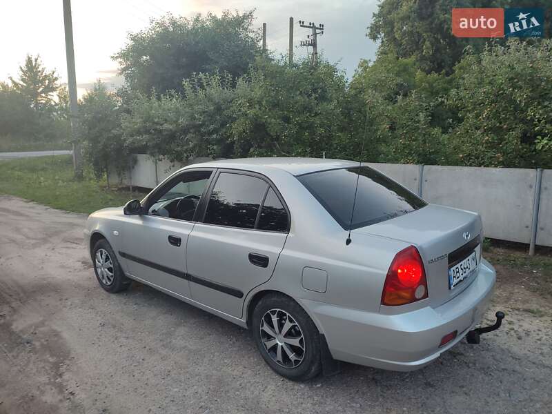 Седан Hyundai Accent 2004 в Баре