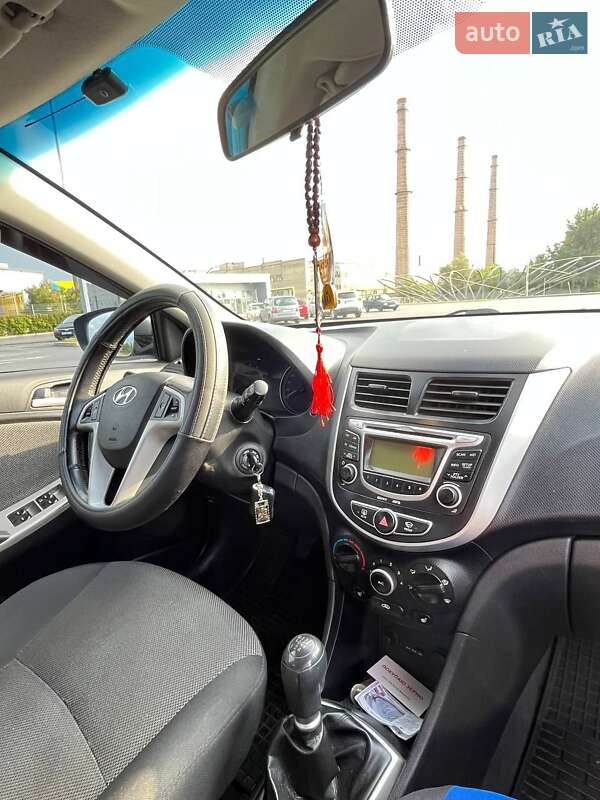 Седан Hyundai Accent 2013 в Дніпрі