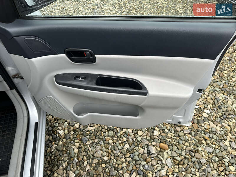 Хэтчбек Hyundai Accent 2008 в Ивано-Франковске