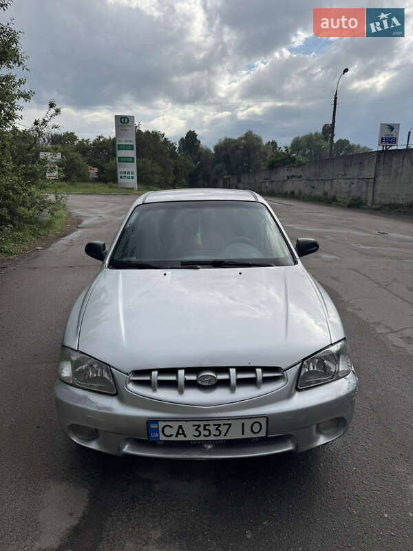 Hyundai Accent 2000