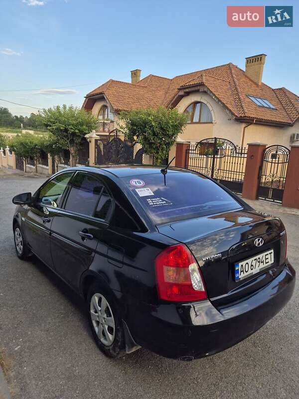 Седан Hyundai Accent 2008 в Ужгороде