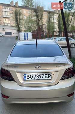 Седан Hyundai Accent 2012 в 