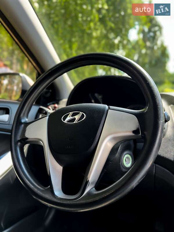 Седан Hyundai Accent 2012 в Киеве
