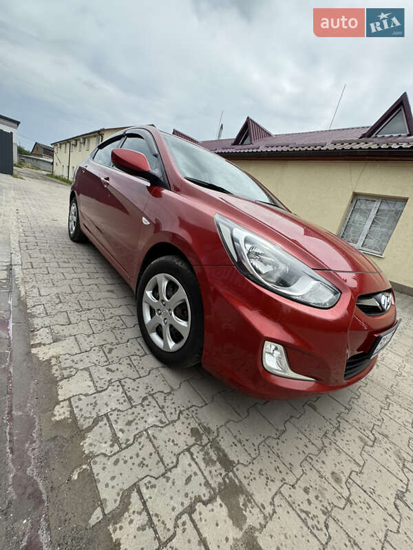 Седан Hyundai Accent 2012 в Славуті