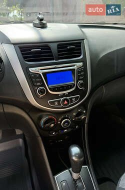 Седан Hyundai Accent 2013 в 
