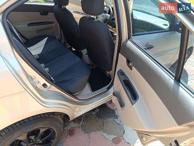 Седан Hyundai Accent 2008 в Черновцах