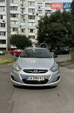 Hyundai Accent 2011