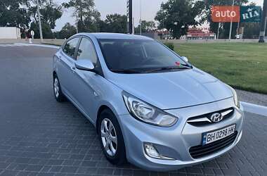 Hyundai Accent 2011