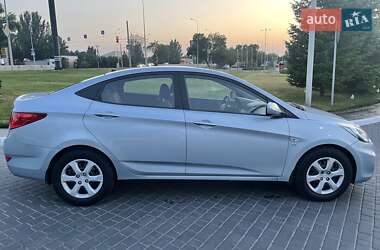Седан Hyundai Accent 2011 в 