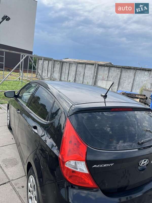 Хэтчбек Hyundai Accent 2013 в Киеве фото 3 Хэтчбек Hyundai Accent 2013 в Киеве